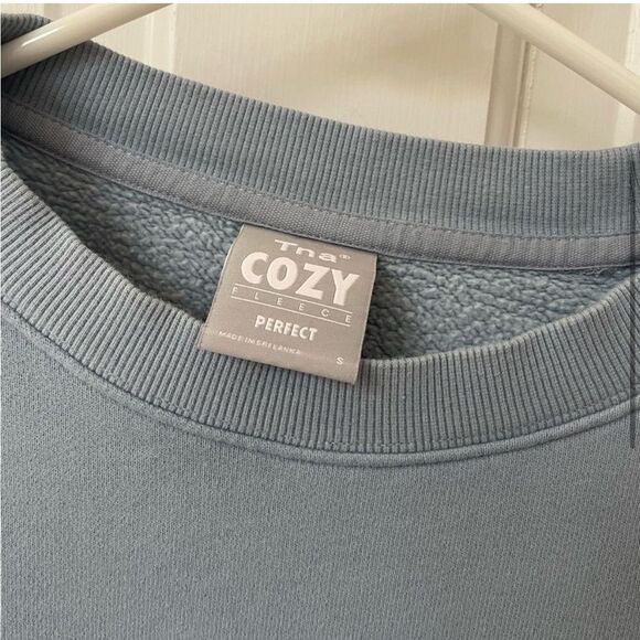 Aritzia TNA Sweatshirt - Picture 2 of 4